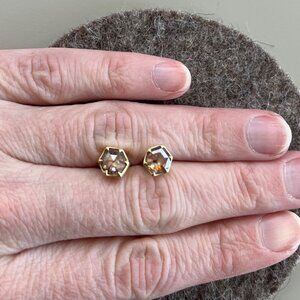 Gabriella Kiss Hexagonal Red Lace Diamond Scallop Stud Earrings - 18k 1.7ct